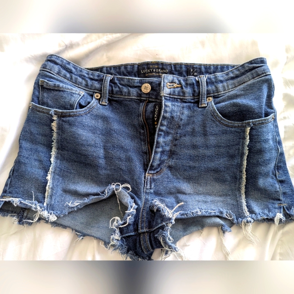 Lucky Brand Frayed Denim shorts, Sz 8